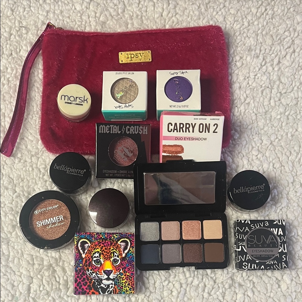 Pink Makeup Bag with Assorted Eyeshadow Set